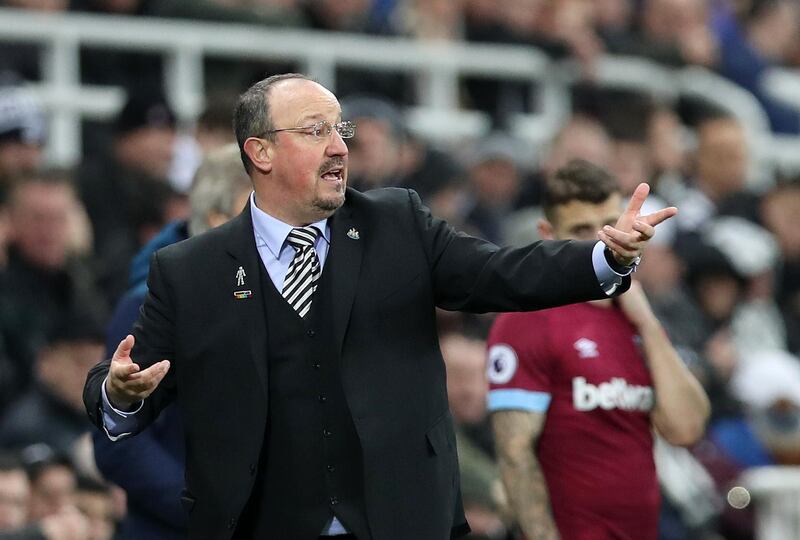 NEWCASTLE UPON TYNE, ENGLAND - DECEMBER 01:  Rafael Benitez, Manager of Newcastle United gives his team instructions during the Premier League match between Newcastle United and West Ham United at St. James Park on December 1, 2018 in Newcastle upon Tyne, United Kingdom.  (Photo by Ian MacNicol/Getty Images)