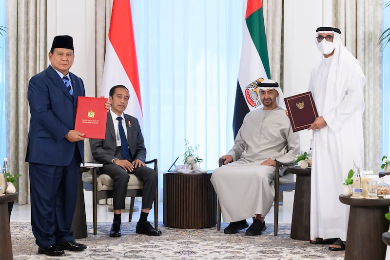 Sheikh Mohamed and Mr Widodo witness a memorandum of understanding ceremony on co-operation between the UAE and Indonesia in defence and military procurement. Also present are Minister of State for Defence Mohammed Al Bawardi, and Indonesian Defence Minister Prabowo Subianto.