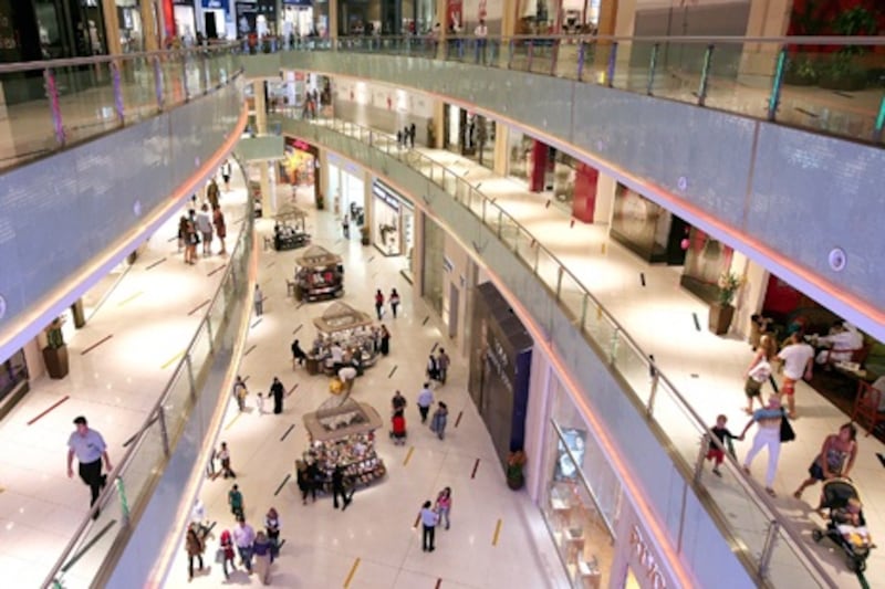 DUBAI - OCTOBER 22,2009 - Colorful lights complete the interior of Dubai Mall in Dubai. ( Paulo Vecina/The National ) *** Local Caption ***  PV Mall 4.jpg