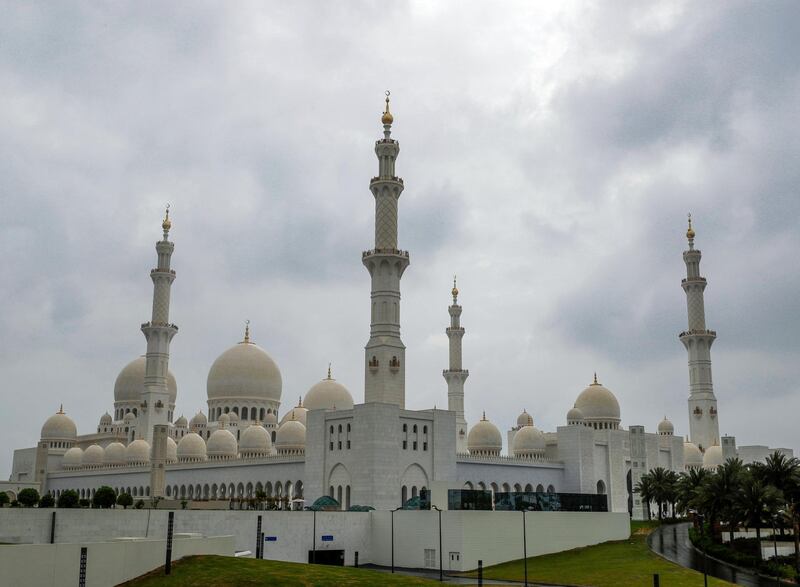 Abu Dhabi, April 13, 2019.  Rainy weather at the Grand Mosque area.
Victor Besa/The National.
Section:  NA 
Reporter: