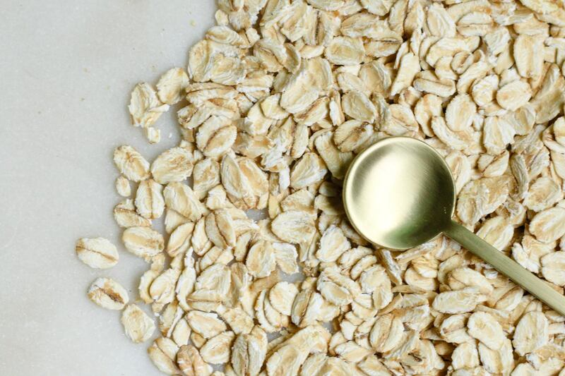 Oat amino acids are suited to dry and sensitive skin, help against eczema and psoriasis, and have moisturising properties