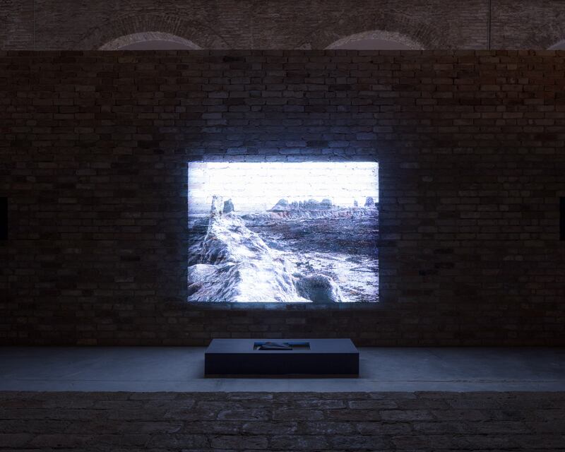 At the heart of the maze is a projected video by Moroccan filmmaker El Mehdi Azzam, showing moments of collective research from the workshops that gave life to the project. Photo: Gerda Studio / ACDF