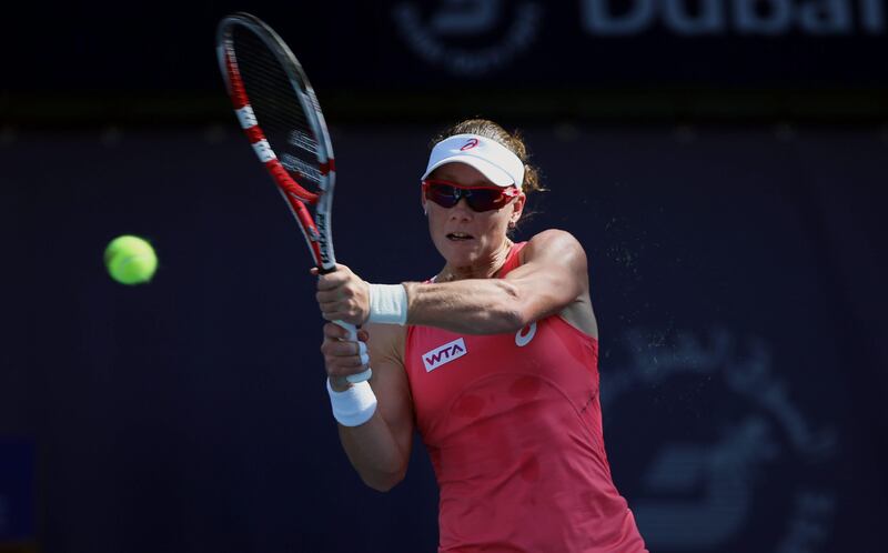 epa03593293 Samantha Stosur of Australia returns the ball to Roberta Vinci of Italy during the fourth day of the Dubai Duty Free Tennis Championships in Dubai, United Arab Emirates, 21 February 2013.  EPA/ALI HAIDER *** Local Caption ***  03593293.jpg