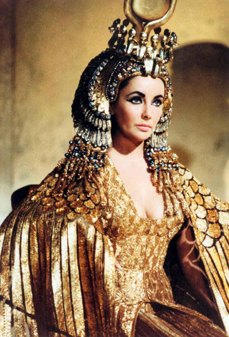 G2NM15 Elizabeth Taylor as Cleopatra in the 1963 epic drama film directed by Joseph L. Mankiewicz.