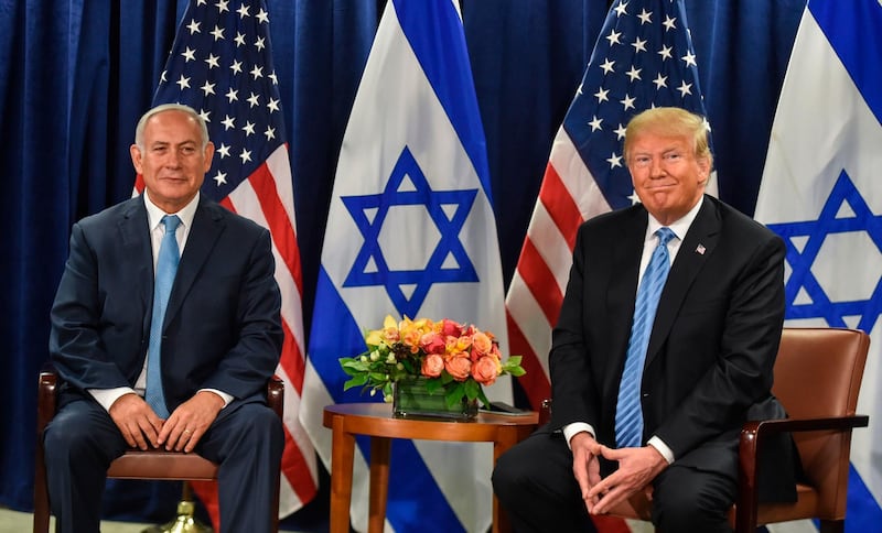 US President Donald Trump (R) meets with Israeli Prime Minister Benjamin Netanyahu on September 26, 2018 in New York on the sidelines of the UN General Assembly. / AFP / Nicholas Kamm
