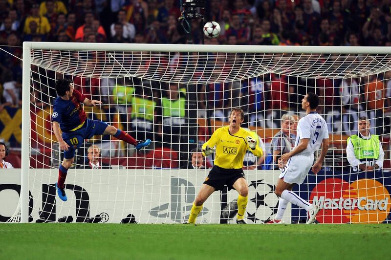 ROME - MAY 27:  Lionel Messi of Barcelona scores the second goal for Barcelona during the UEFA Champions League Final match between Barcelona and Manchester United at the Stadio Olimpico on May 27, 2009 in Rome, Italy.  (Photo by Shaun Botterill/Getty Images)