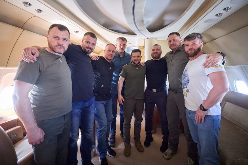 Ukrainian President Volodymyr Zelenskyy returned to Ukraine from Turkey and brought back with him five freed commanders of the former garrison in Mariupol.  Reuters
