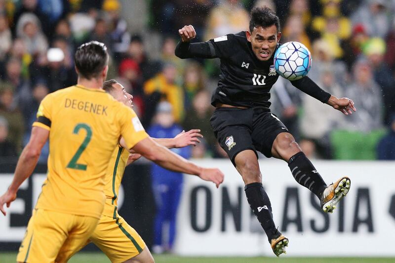 MELBOURNE, AUSTRALIA - SEPTEMBER 05:  Teerasil Dangda of Thailand heads the ball during the 2018 FIFA World Cup Qualifier match between the Australian Socceroos and Thailand at AAMI Park on September 5, 2017 in Melbourne, Australia.  (Photo by Michael Dodge/Getty Images)