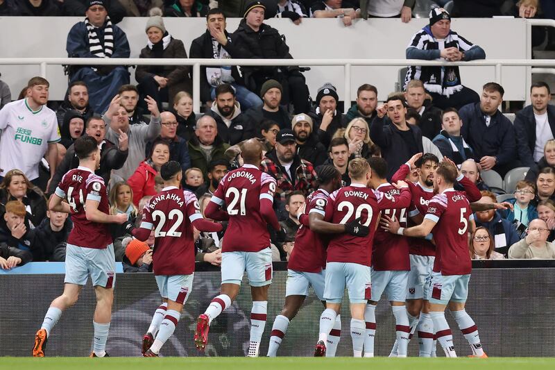  Lucas Paqueta celebrates with teammates after scoring. Getty