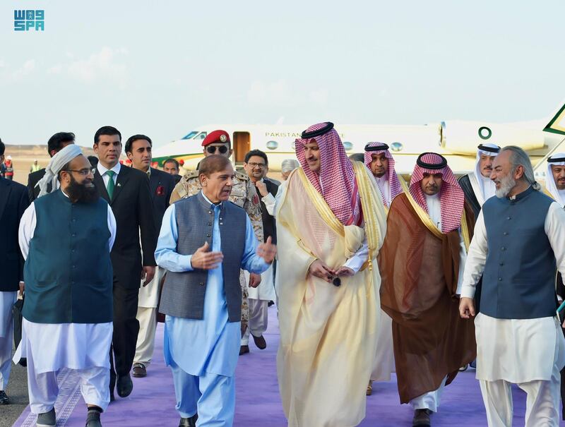 Pakistan's Prime Minister Shehbaz Sharif was received by Prince Faisal bin Salman bin Abdulaziz, Governor of Madinah province. Photo: SPA