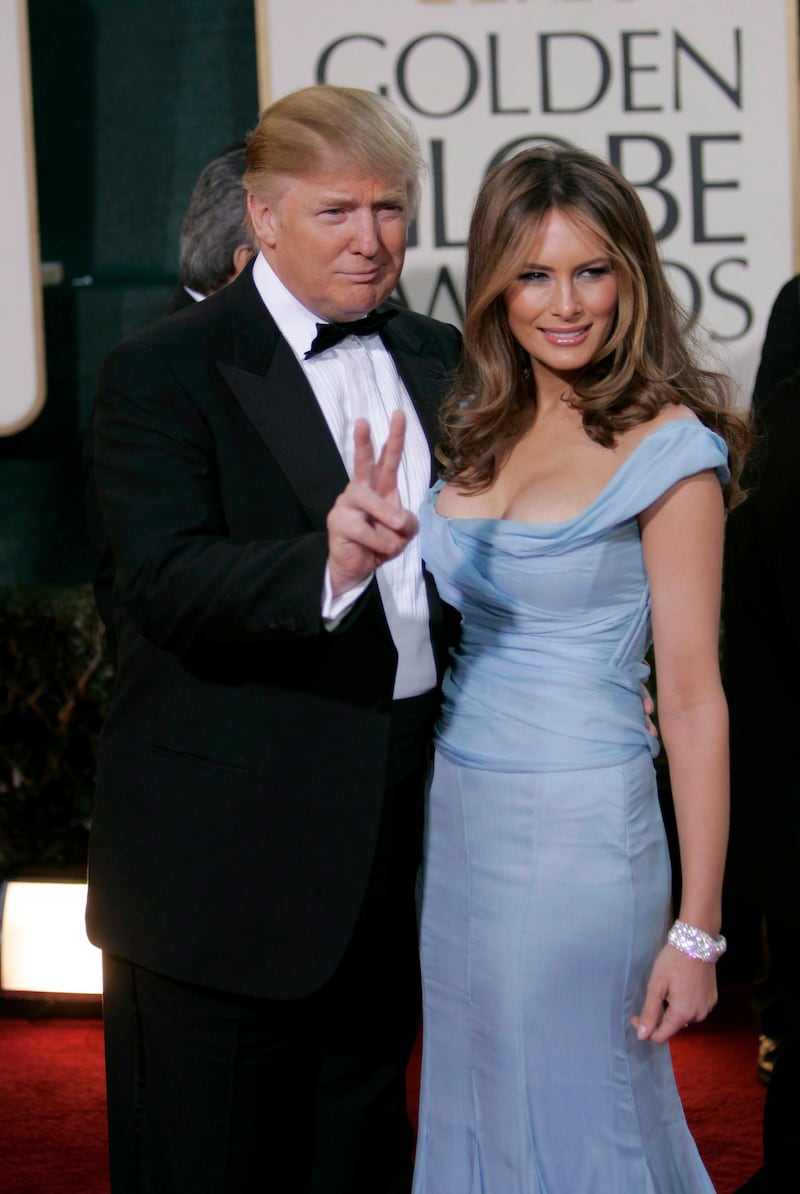epa00903714 Tycoon Donald Trump and wife Melania arrive at the 64th Annual Golden Globe Awards held at the Beverly Hilton Hotel in Beverly Hills, California, on Monday, 15 January, 2007. EFE/Adrian Sanchez Gonzalez  EPA/EFE/ADRIAN SANCHEZ-GONZALEZ
