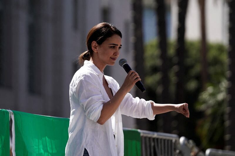 Iranian-born actress Nazanin Boniadi addresses demonstrators at a rally held in support of Iranian women, outside City Hall in Los Angeles, California. Reuters