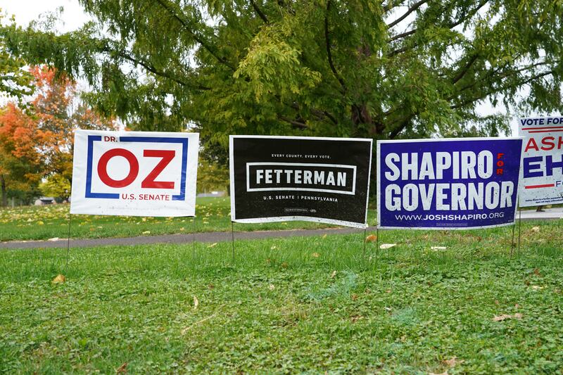 Oz and Fetterman signs in Pennsylvania