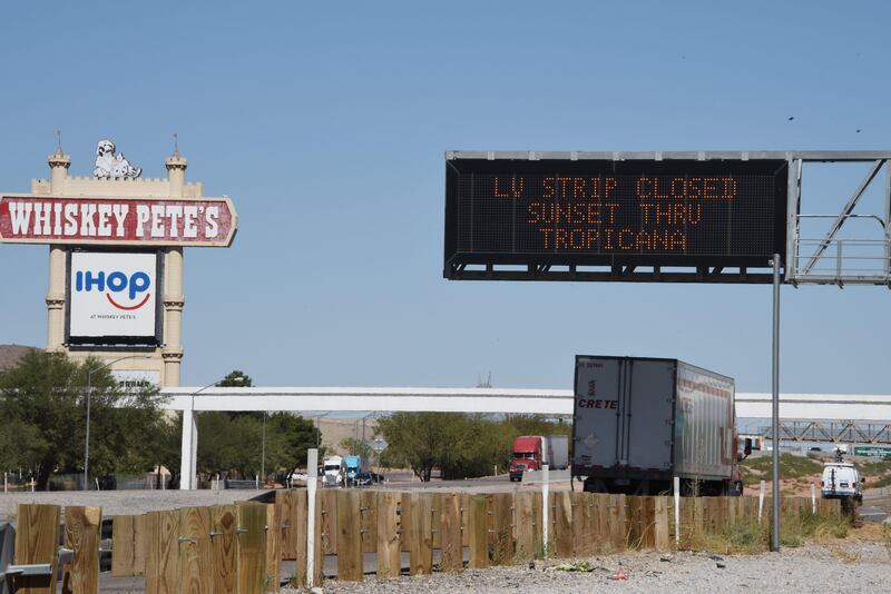 A sign warns motorists heading toward Las Vegas that part of the Vegas Strip is closed, on October 2, 2017. Robyn Beck / AFP