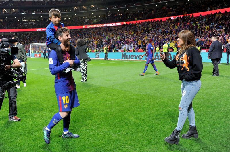 MADRID, SPAIN - APRIL 21:  Lionel Messi, his wife Antonella Roccuzzo and his son Thiago Messi are seen at the Spanish Copa del Rey Final match between Barcelona and Sevilla at Wanda Metropolitano  on April 21, 2018 in Madrid, Spain.  (Photo by Europa Press/Europa Press via Getty Images)