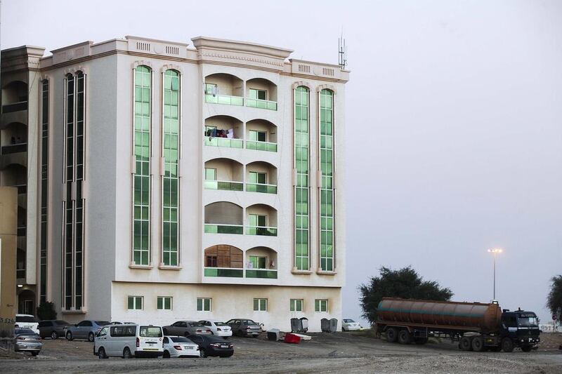 Umm Al Quwain apartments: Q1 2015 up 1%. Q1 2014-Q1 2015 up 8%. Studio: Dh17-20,000. 1BR: Dh19-26,000. 2BR: Dh28-30,000. 3BR: Dh35-45,000. Lee Hoagland / The National