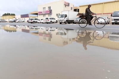 DUBAI, UNITED ARAB EMIRATES. 10 APRIL 2019. Moderate rainfall in Dubai during the night with light drizzle in the morning hours created some road obstructions for motorists. (Photo: Antonie Robertson/The National) Journalist: None. Section: National.
