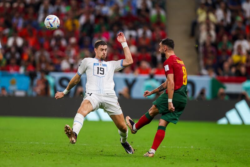 Sebastian Coates 5 - A strong block stopped a Fernandes strike from hitting the target, but only looked comfortable when sitting deep. EPA