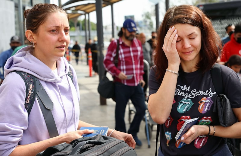 Ukrainian refugees Sasha Alexandra and Olena fled their city of Dnipro, Ukraine earlier this month and travelled to Germany before flying to Mexico. Getty Images / AFP