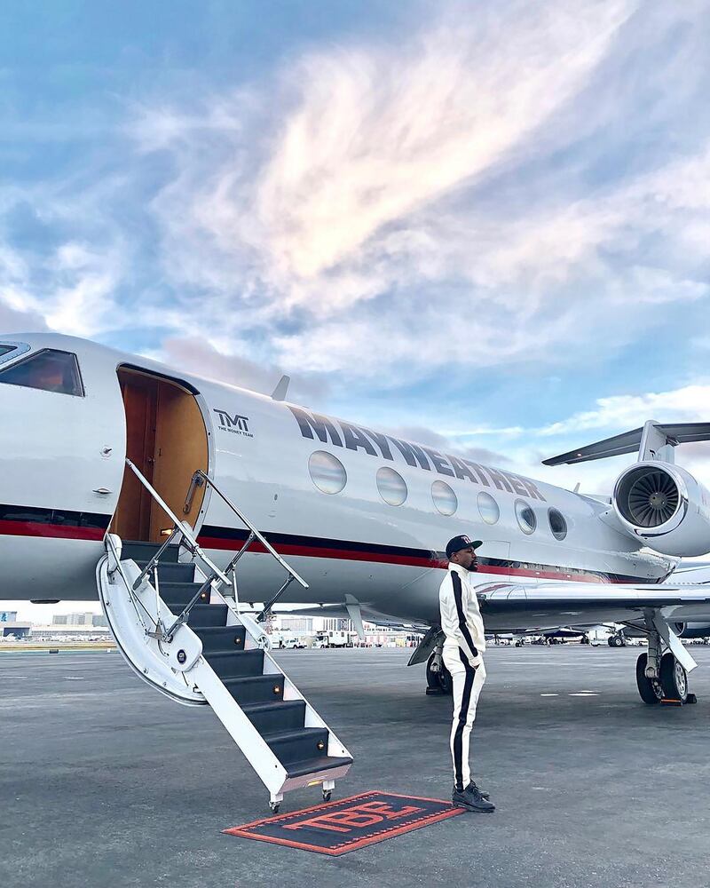 Floyd Mayweather does not waste a chance to show his wealth. Instagram /  @floydmayweather