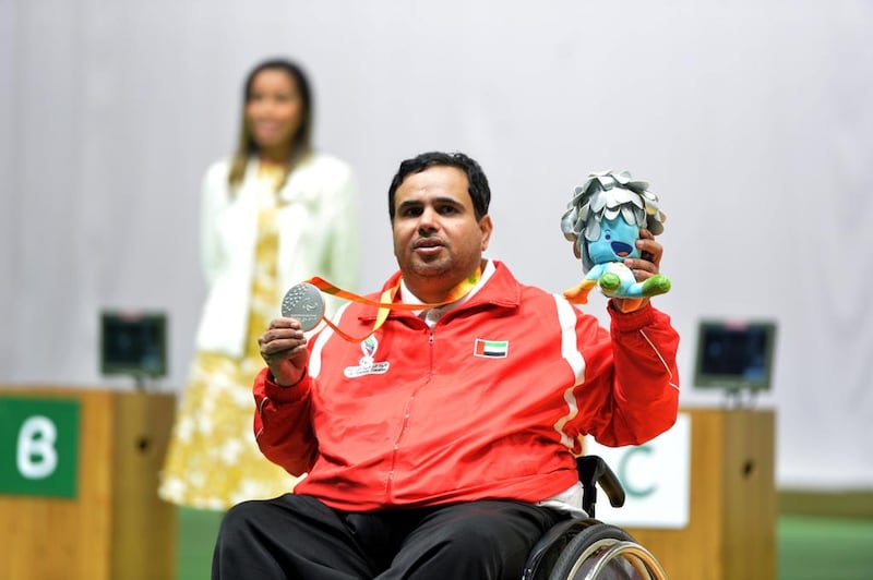 Abdullah Sultan Al Aryani receives his silver medal. Gaber Abideen / Aletihad