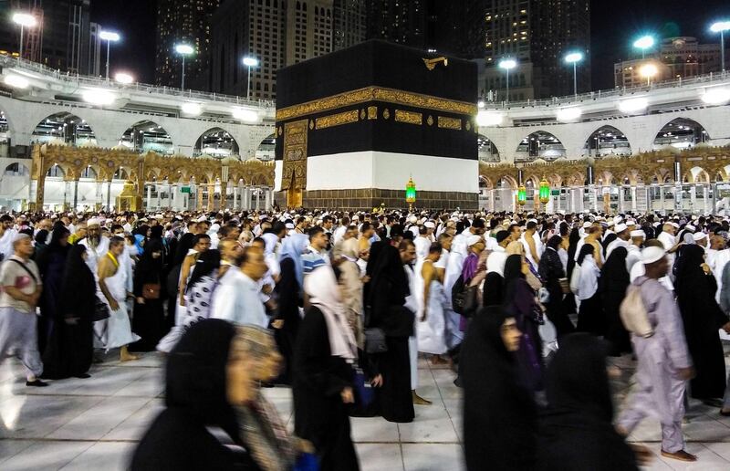 Muslim worshippers circumambulate around the Kaaba, Islam's holiest shrine, at the Grand Mosque in Saudi Arabia's holy city of Mecca on August 17, 2018 prior to the start of the annual Hajj pilgrimage in the holy city. - Muslims from across the world are gathering in Mecca in Saudi Arabia for the annual hajj pilgrimage, one of the five pillars of Islam. (Photo by AHMAD AL-RUBAYE / AFP)