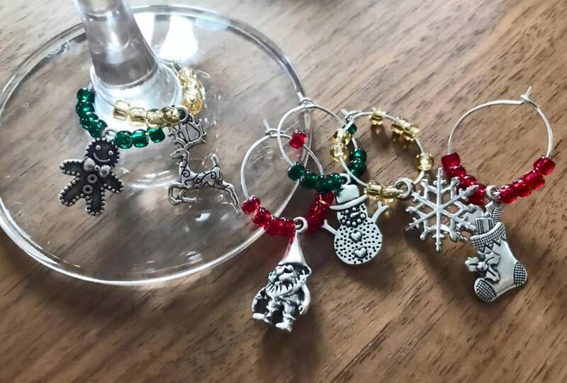 Festive trinkets from Jewellery By Leah, available at TiedUpWithString.ae