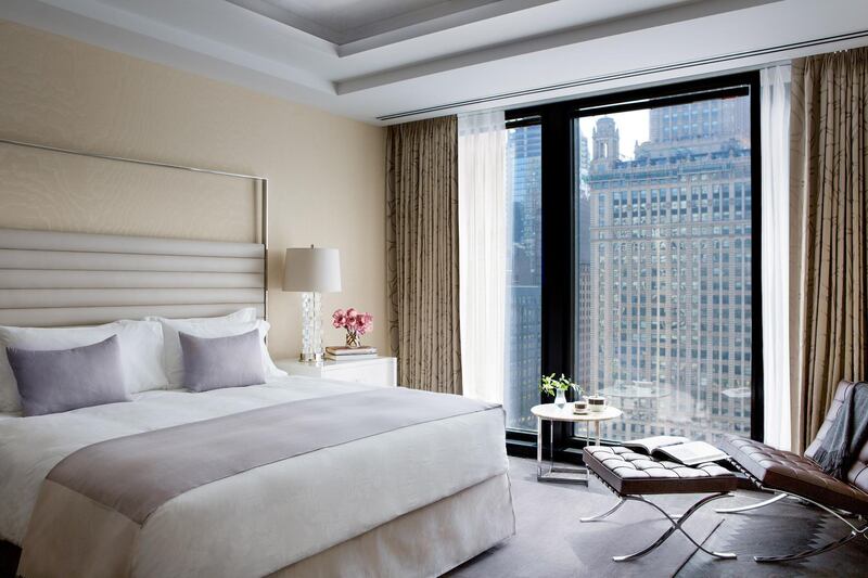 Infinity Suite guest bedroom at The Langham, Chicago. Courtesy The Langham, Chicago
