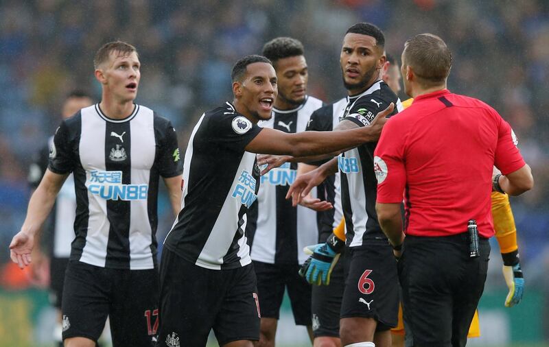 Soccer Football - Premier League - Leicester City v Newcastle United - King Power Stadium, Leicester, Britain - September 29, 2019  Newcastle United's Isaac Hayden remonstrates with referee Craig Pawson before being shown a red card for a foul on Leicester City's Dennis Praet              REUTERS/Andrew Yates  EDITORIAL USE ONLY. No use with unauthorized audio, video, data, fixture lists, club/league logos or "live" services. Online in-match use limited to 75 images, no video emulation. No use in betting, games or single club/league/player publications.  Please contact your account representative for further details.