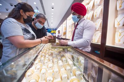 Shoppers at Meena Bazaar, Bur Dubai.  