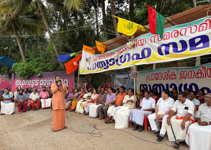 A Hindu priest addresses people who gathered to support the construction of the proposed Vizhinjam Port in the southern state of Kerala, India. Reuters