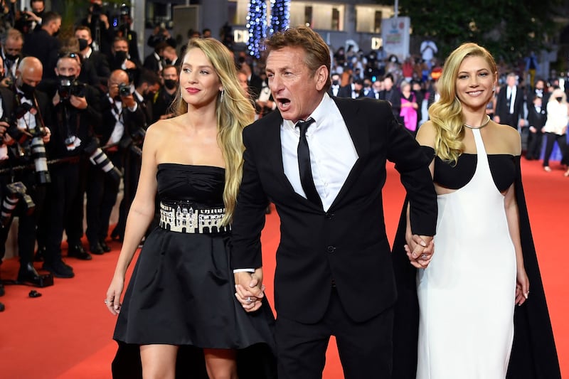 Actor and director Sean Penn, seen here with his daughter, Dylan Penn, and Canadian actress Katheryn Winnick, made a racist comment at the 2015 Oscars. AFP