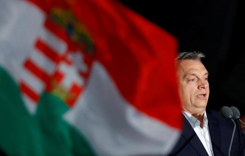 Hungarian Prime Minister Viktor Orban addresses the supporters after the announcement of the partial results of parliamentary election in Budapest, Hungary, April 8, 2018.REUTERS/Leonhard Foeger     TPX IMAGES OF THE DAY