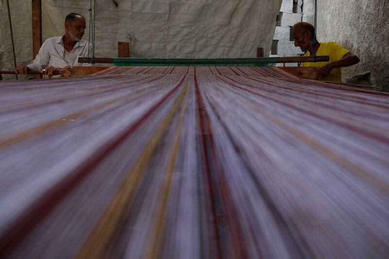 At least two craftsmen work for more than 15 hours to manually weave a maawaz.