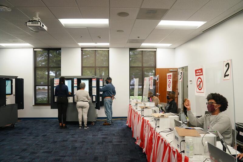 Residents cast ballots an early voting polling location for the 2020 Presidential election in Atlanta, Georgia, U.S. Bloomberg