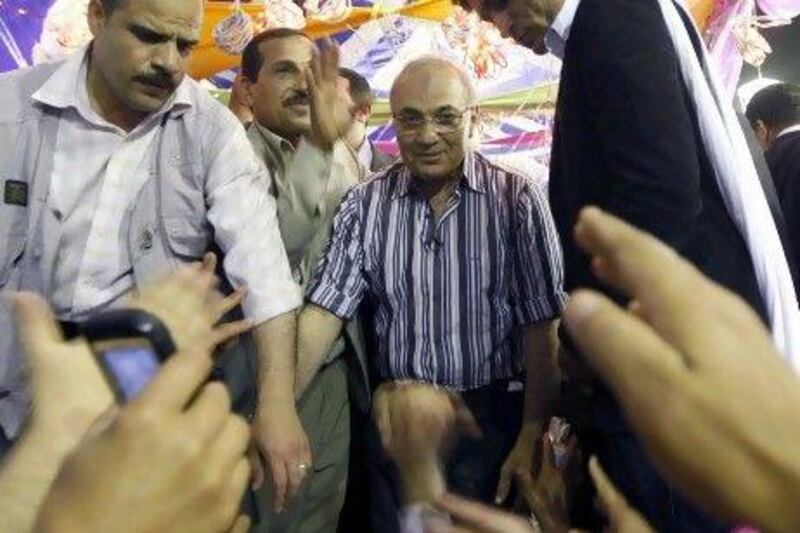 With a very prominent buzz marketing campaign, Ahmed Shafiq, the former prime minister, has emerged as the most likely candidate quietly receiving Scaf backing.