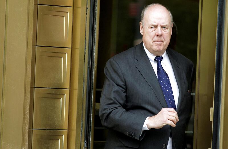 FILE PHOTO:  Lawyer John Dowd exits Manhattan Federal Court in New York, U.S. on May 11, 2011. REUTERS/Brendan McDermid/File Photo - RC1B8251FB10