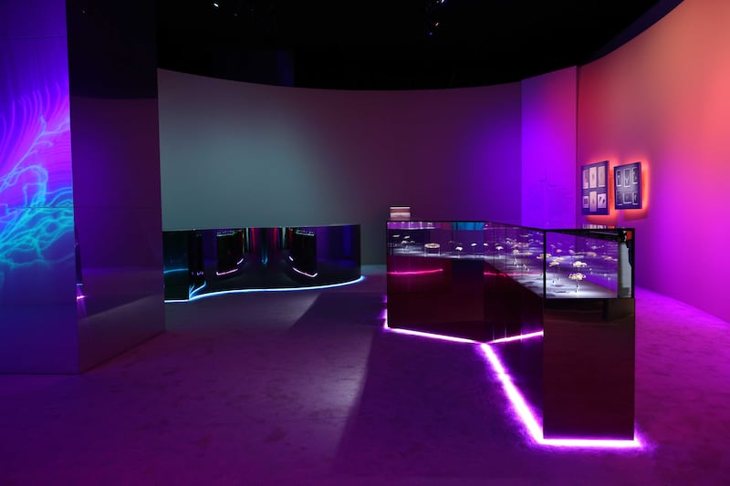 The scenography takes its inspiration from the desert landscapes surrounding Riyadh
