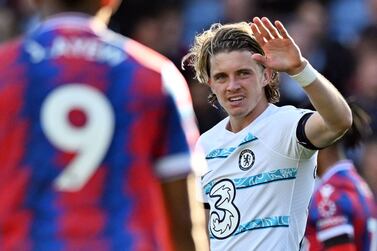 Chelsea's English midfielder Conor Gallagher (R) celebrates scoring his team's second goal during the English Premier League football match between Crystal Palace and Chelsea at Selhurst Park in south London on October 1, 2022.  (Photo by Glyn KIRK / AFP) / RESTRICTED TO EDITORIAL USE.  No use with unauthorized audio, video, data, fixture lists, club/league logos or 'live' services.  Online in-match use limited to 120 images.  An additional 40 images may be used in extra time.  No video emulation.  Social media in-match use limited to 120 images.  An additional 40 images may be used in extra time.  No use in betting publications, games or single club/league/player publications.   /  