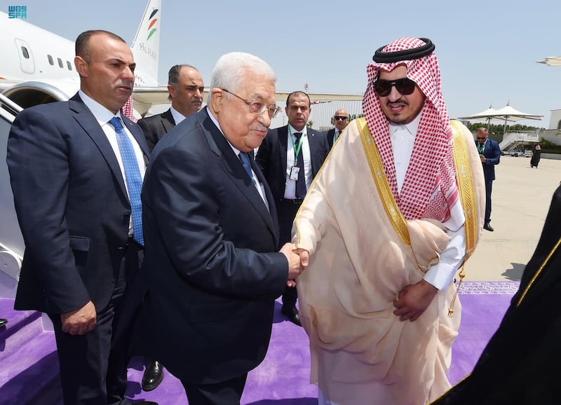 Prince Badr welcomes Palestine's Mr Abbas. AFP