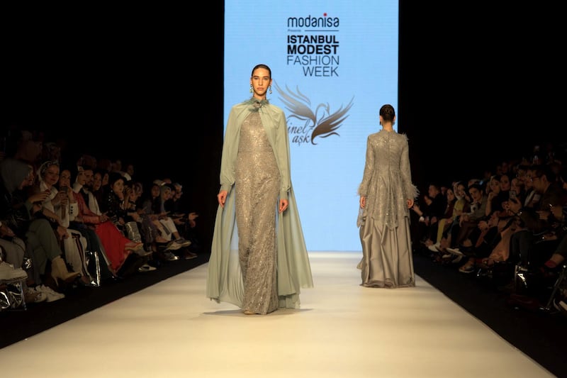 A modestwear look from Minel Ask at Istanbul Modest Fashion Week 