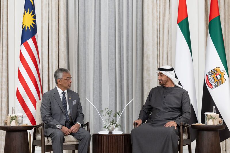 President Sheikh Mohamed meets Sultan Abdullah at Al Shati Palace