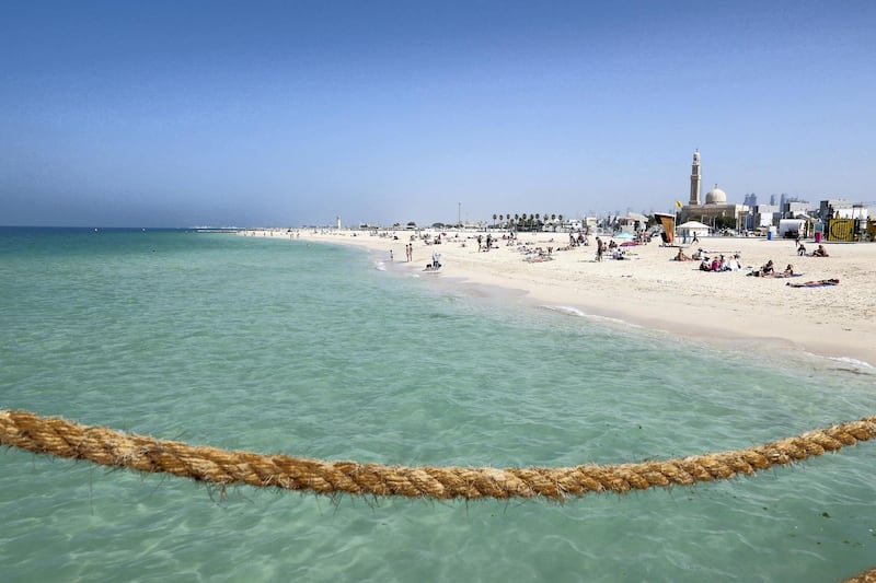 DUBAI, UNITED ARAB EMIRATES , Feb 08 – View of the kite beach in Umm Suqeim area in Dubai. (Pawan Singh / The National) For News/Stock/Online/Instagram. Story by Georgia 