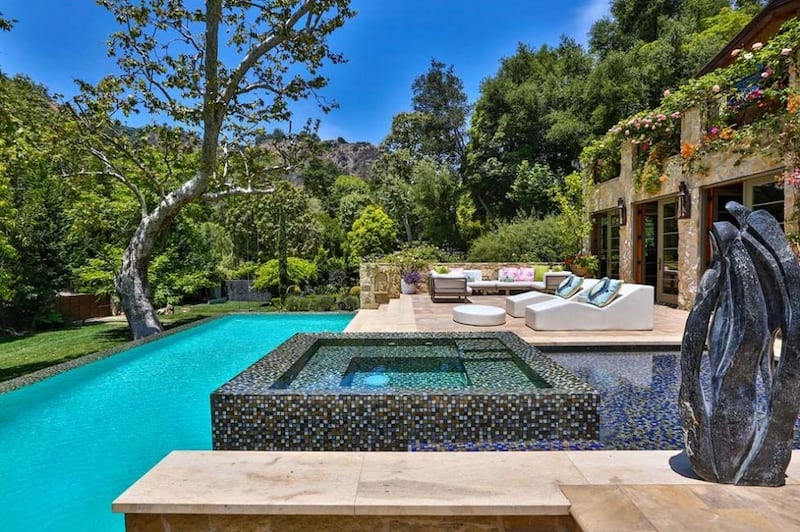 Jennifer Lopez and Ben Affleck plan to live in the singer's Bel-Air mansion. Photo: Zillow