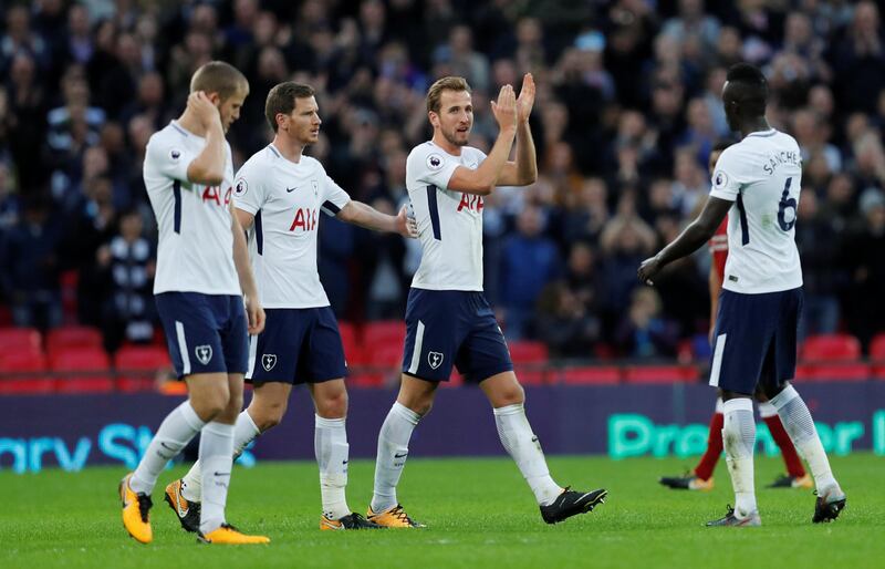 Soccer Football - Premier League - Tottenham Hotspur vs Liverpool - Wembley Stadium, London, Britain - October 22, 2017   Tottenham's Harry Kane applauds fans as he walks off to be substituted after sustaining an injury      REUTERS/Eddie Keogh    EDITORIAL USE ONLY. No use with unauthorized audio, video, data, fixture lists, club/league logos or "live" services. Online in-match use limited to 75 images, no video emulation. No use in betting, games or single club/league/player publications. Please contact your account representative for further details.