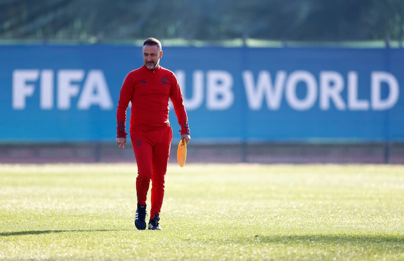 Soccer Football - Club World Cup - Flamengo Training - State Prince Moulay El Hassan, Rabat, Morocco - February 6, 2023 Flamengo coach Vitor Pereira during training REUTERS / Andrew Boyers
