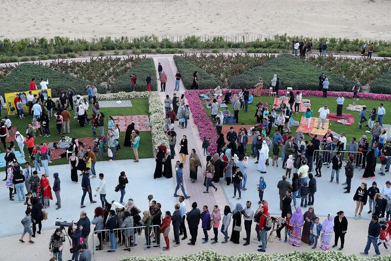 DUBAI , UNITED ARAB EMIRATES , JAN 31 – 2018 :- People waiting to see the Super moon at the Al Thuraya Astronomy Center in Mushrif Park in Dubai.  (Pawan Singh / The National) For News. Story by Nawal