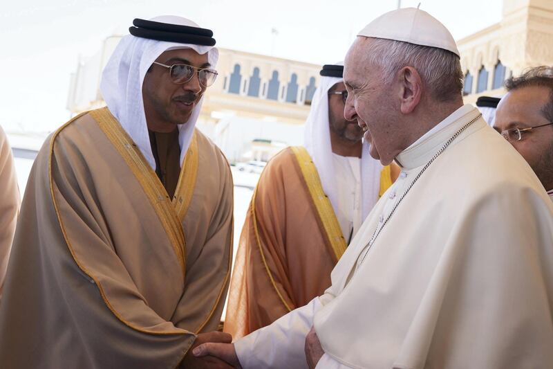 ABU DHABI, UNITED ARAB EMIRATES - February 05, 2019: Day three of the UAE Papal visit - HH Sheikh Mansour bin Zayed Al Nahyan, UAE Deputy Prime Minister and Minister of Presidential Affairs (L), bids farewell to His Holiness Pope Francis, Head of the Catholic Church (R), at the Presidential Airport. 


( Mohamed Al Hammadi / Ministry of Presidential Affairs )
---