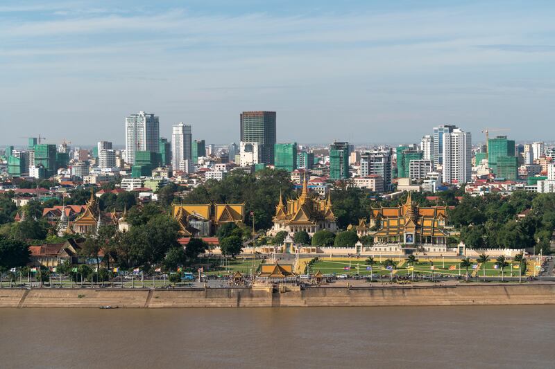 Stadtansicht mit Königspalast , Phnom Penh, Kambodscha, Asien  |  cityscape with Royal Palace, Phnom Penh, Cambodia, Asia