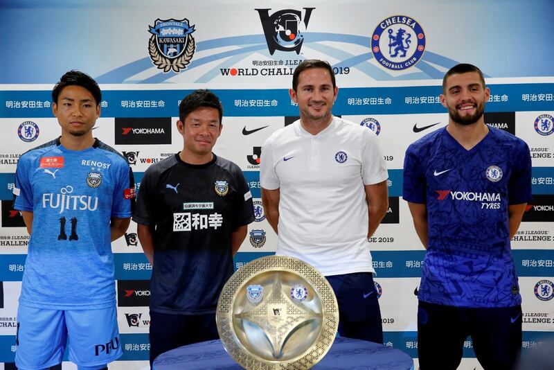 Left to right: Kawasaki Frontale player Yu Kobayash, manager Toru Oniki, Chelsea manager Frank Lampard and Mateo Kovacic. Reuters